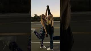 cute poses for a duo #girls #photography #cutepose #cute #advice #photoideas #poseforpictures #pose