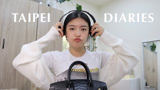 Taipei Diaries // midterm week at NCCU, artsy cafes, and what's in my bag