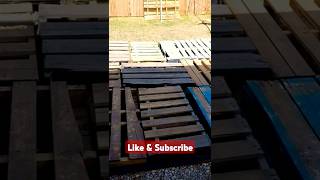 Made a Deck Out of Pallets!#diypallets #diydeck #easydiyproject #deckbuilding