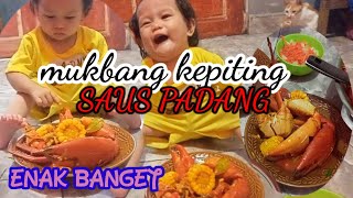 Mukbang kepiting saus Padang
