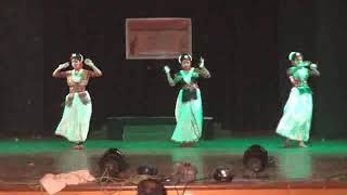 Madhuro dhoni / Sukanya, Arpita, Smritikona / choreographer ( suburban das)