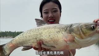 今天又是爆户的一天 涟鳙连杆了 # 钓鱼的乐趣只有钓鱼人懂 # 女钓手 # 原来钓鱼才是抖音运动顶流