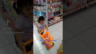 anak bocil belanja susu 😁