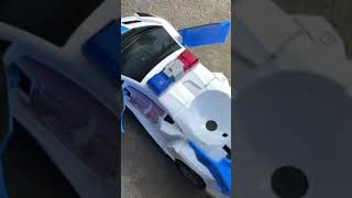 একটা খেলনা গাড়ি… অথচ মনে হয় কোনও হারানো সময়কে খুঁজছে। 🖤🖤।