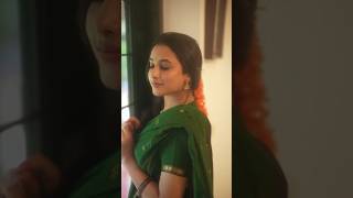 Green Saree La Semma Azhaga Irukingaley 😍 Priyanka Mohan Cute In Saree_Priyanka Mohan Saree Hot