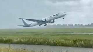 Plane Stalls Over The Runway