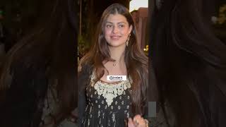 #KareenaKapoorKhan spotted in Bandra looking effortlessly stylish 💫