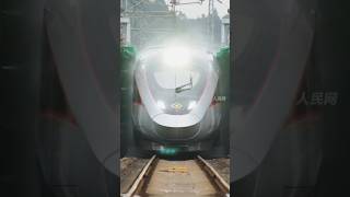 This is how the Fuxing Express takes a bath! Watch the fully automatic clean #train #automaticclean