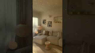 Daylight savings ended, but the afternoon light keeps giving. #interiordesign #apartmentstyling