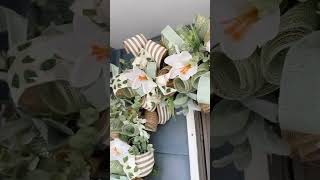 Spring Porch Decor #frontporchdecor #entrywaydecor  #springdecorating #springhomedecor #decorinspo