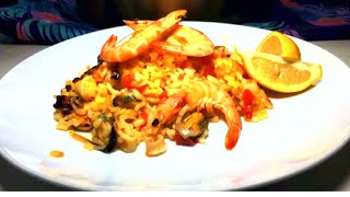 How to Cook Spanish Seafood Paella at home. Easy paella recipe!