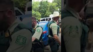 Agentes de #ice cuestionan y detienen a hispanos en un parque de #arkansas pedían ver #greencard