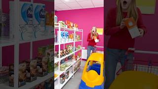 Arthur learns the rules of the Supermarket