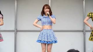 【AI生成】屋外ステージで歌うアイドルグループ①