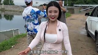 今天是青鱼连杆了 狂拔十几条太过瘾了 # 钓鱼的乐趣只有钓鱼人懂 # 夏日正是钓鱼时 # 钓鱼只有钓