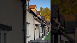 Golden hour in this beautiful English village 💛