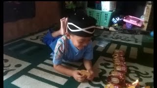 Arkan habis ngaji makan biskuit arrisa