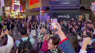 衝撃！爆乳コスプレ美女発見！渋谷ハロウィン 2024！今年ハロウィンの様子！超やばすぎて草！セクシー巨乳女子・不思議な景色！日本・東京渋谷スクランブル　ライブカメラ
