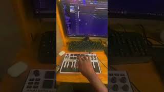Who you hear on this? 🔥🔥Is this how 9th wonder felt? Probably. #beatmaking #jdilla #sampling