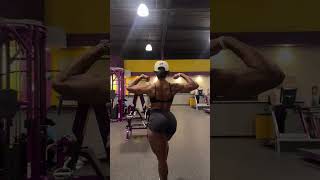 Your fav muscle mommy 😝💪🏽