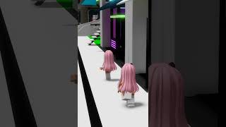 my doppelganger was following me😣😭#robloxshorts #roblox