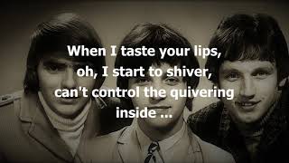 A Groovy Kind of Love  THE MINDBENDERS (with lyrics)