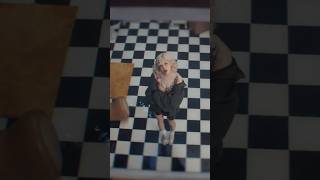 ON MY MIND out now ♡ @AlexWarren #Alex_ROSÉ_OnMyMind