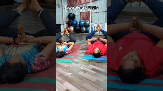 腹筋と太ももを鍛える4つの簡単なトレーニング