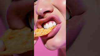 "A radiant smile, a perfect crunch! 🌟