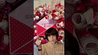 Just added a little spice 🤌🏾🤌🏾💋💋 #diy #diycrafts #tutorial #wreaths #valentinesday #love