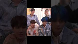 what are you doing Taehyung 😂🤣#bts#jhope#taehyung#officialarmy#shorts