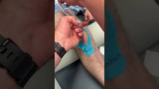 Tape your knee for knee pain with Dr.Julian! #kneepain #painrelief #painmanagement #spidertech