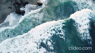 Calm ocean waves