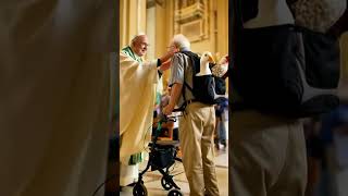 😢 Pope’s Gentle Prayer Over a Sick — The Vatican Couldn’t Hold Back Tears 💖🌹