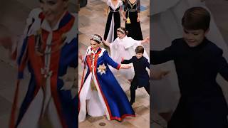 OMG: Kate & kids burn the stage 🔥#royalfamily #princess #charlotte #princesscatherine #princelouis