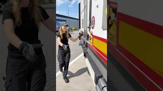 トラック運転手のワークアウト：パレット編 #blondie #truckinglife #trucking #truckdrive #ladydriver #frigo