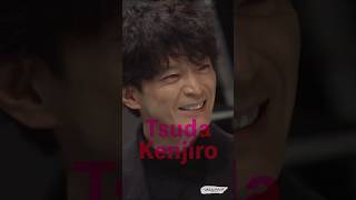 感謝の気持ちを込めて！ 津田健次郎のクリップ写真