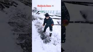 Gorkhe in Korea🇰🇷 빨리 빨리 해...😛 #shortvideo #winter #snowfall #THEBA