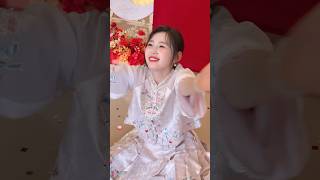 かわいい花嫁のクローズアップ #結婚式 #ショートビデオ #メイク #美しい #ドレス #ウェディングドレス