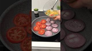 How to Cook Eggs with Tomatoes and Cheese for Breakfast. Tomatoes. Onion.Eggs.