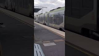 Passage d'un TER BFC Regiolis en gare de Montereau
