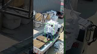 #LoadingFails #WorkplaceFails #FunnyAccidents #EpicFail #DangerousMistakes