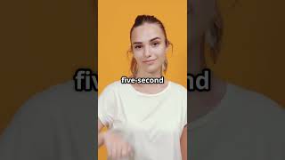 Feel Confident in 5 Seconds! #Psychology #ConfidenceHack #MindHacks  #DoItNow #SuccessTrick