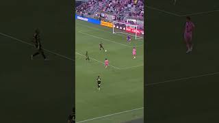 LIONEL MESSI EMBARRASSED GOALKEEPER WITH A CHIP 🍟 #football #soccer #shorts