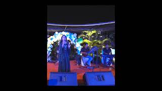 Esharay Sish Diye | ইশারায় শিস দিয়ে | Cover Mohua Muna | Love Music