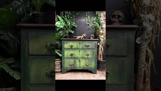 #grungy #chalkpaint #chippypaint #anniesloan #anniesloanchalkpaint #green