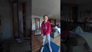 Easton sings Steve's lava chicken