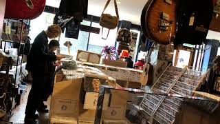Vintage Boutique | Music - Test our Vinyl
