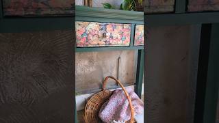 I loved this botanical makeover! #chalkpaint #furnituremakeover #diy #beforeandafter #furniturepaint