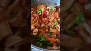 Pasta con calamares al ajillo y tomate #receta #recetas #pastaconcalamares #calamares